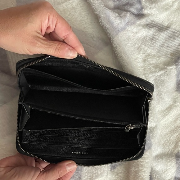 CHANEL Black Quilted Wallet with Silver Accent - Picture 3 of 5